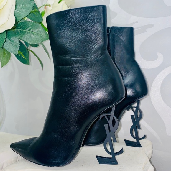 SOLD- 𝐴𝑢𝑡ℎ𝑒𝑛𝑡𝑖𝑐 𝑌𝑆𝐿 𝐵𝑜𝑜𝑡𝑖𝑒𝑠 - Picture 9 of 15